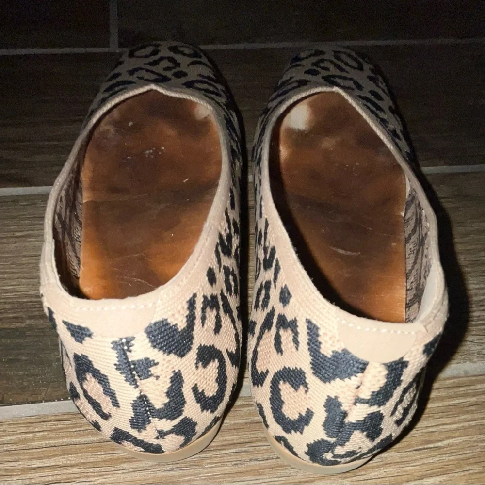 Vivaia Beige and Black Leopard Flats